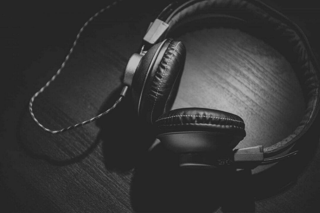 10 Best Noise Cancelling Headphone Under 200